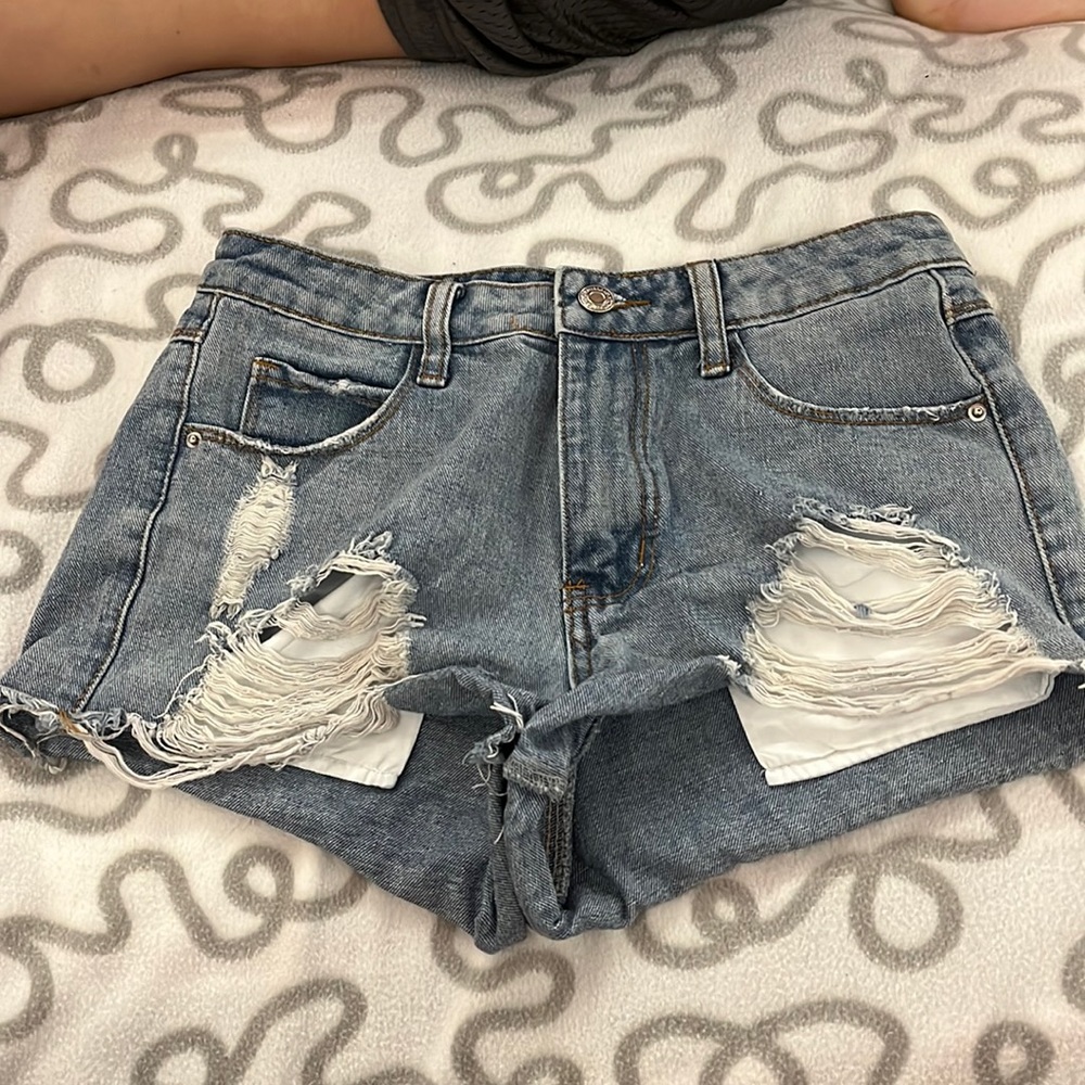 I’m selling these booty shorts